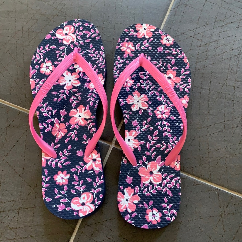 GAP Flip Flops
